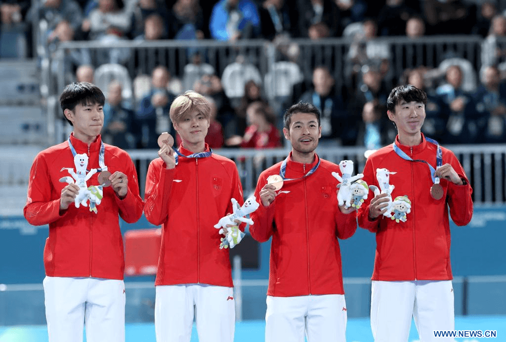 La Chine remporte le bronze en poursuite par équipes masculine en patinage de vitesse aux JO de Milan Cortina