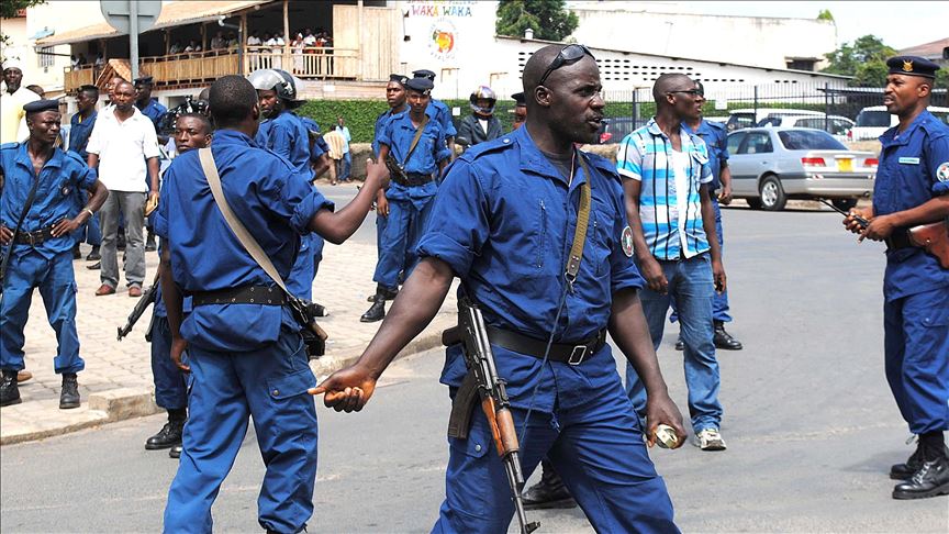 Pourquoi plusieurs centaines de policiers congolais se réfugient au Burundi ?