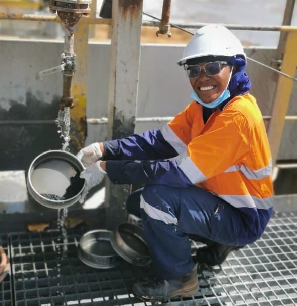Sénégal : Aïda Mbengue, première femme métallurgiste, une pionnière au cœur de l’industrie minière
