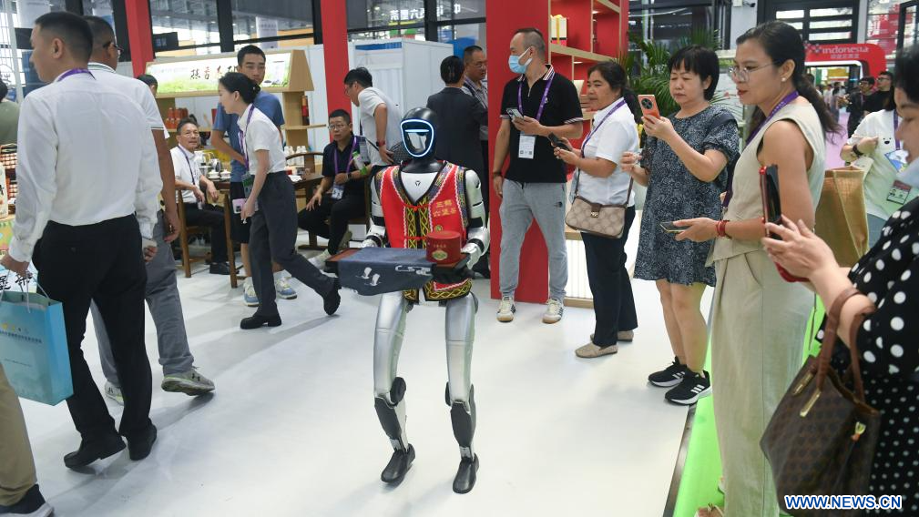 Chine : robots lors de l&rsquo;Exposition Chine-ASEAN