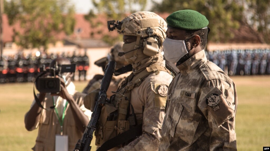 Mali : entre attaques ciblées et risque de blocus, l’armée veut rassurer