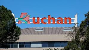 Auchan en crise : la justice invalide son tsunami de licenciements