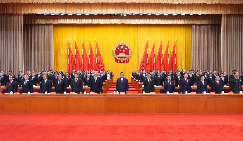 President Xi attends gathering to celebrate 70th anniversary of founding of Xinjiang Uygur Autonomous Region
