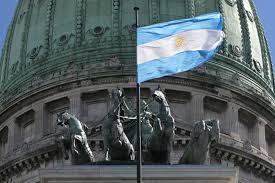 Argentine : le Parlement limite les pouvoirs de Milei sur les décrets