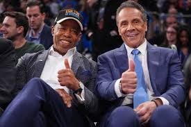 États-Unis : le maire sortant de New York Eric Adams soutient Andrew Cuomo dans la course à la succession