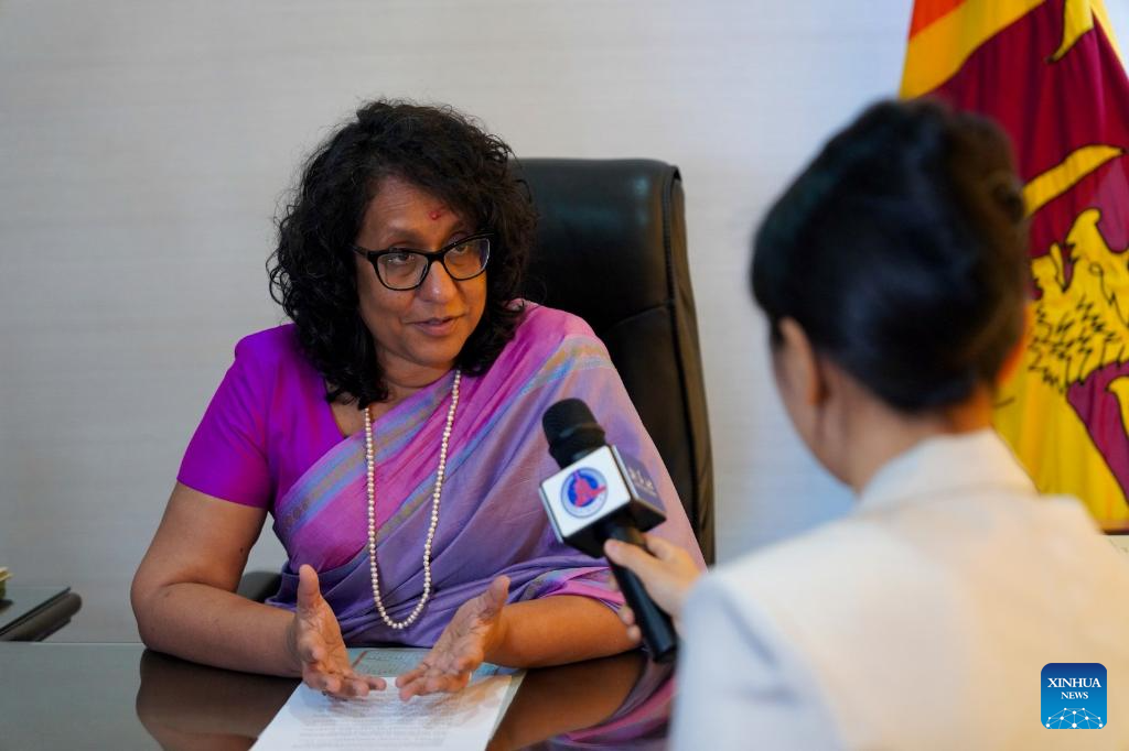 Interview : La Chine fait preuve de leadership mondial dans la promotion du développement des femmes, déclare le Premier ministre sri-lankais