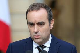 France : un nouveau gouvernement déjà sous la menace de la censure
