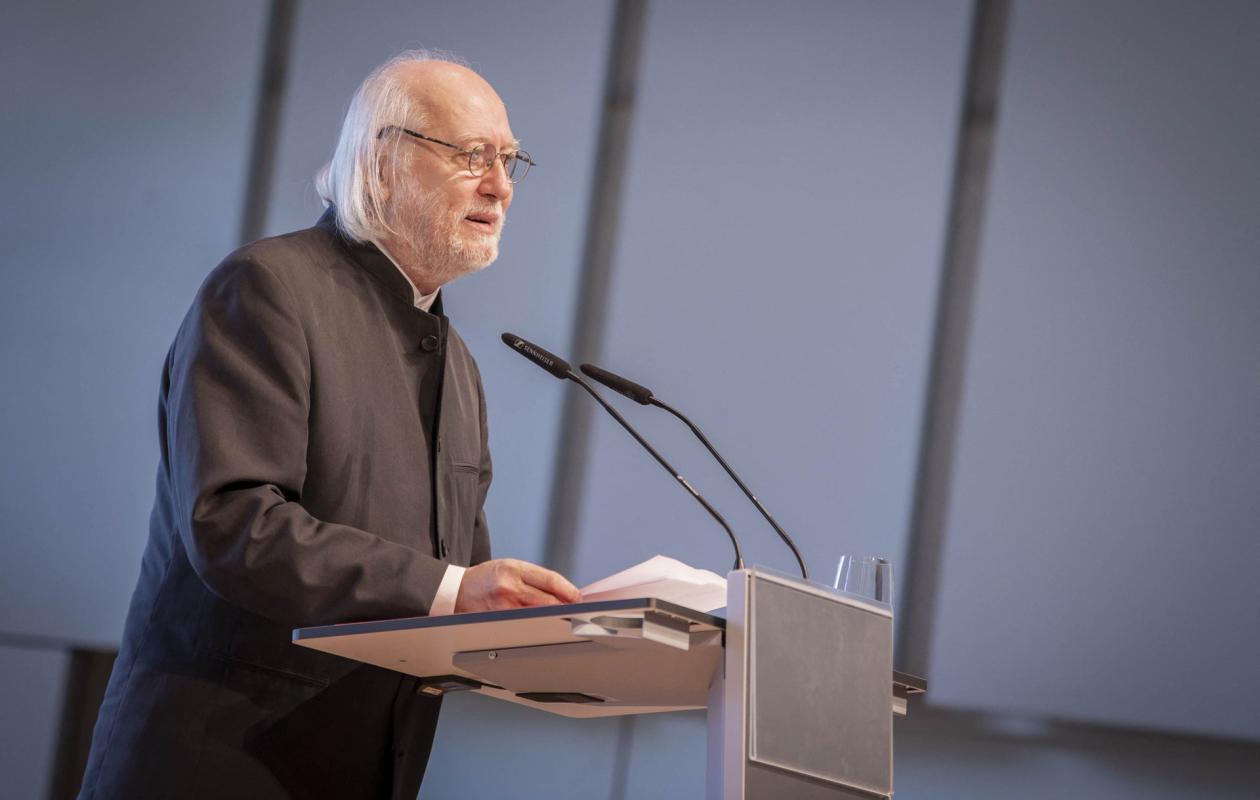 Le Nobel de littérature 2025 couronne l’écrivain hongrois László Krasznahorkai : la reconnaissance d’une œuvre visionnaire