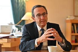 France : un proche de Bruno Retailleau quitte la présidence de l’Office de l’immigration