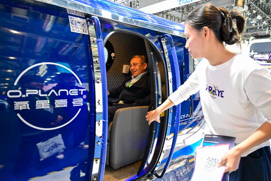 Des produits et services de santé adaptés aux personnes âgées présentés à la 8e CIIE