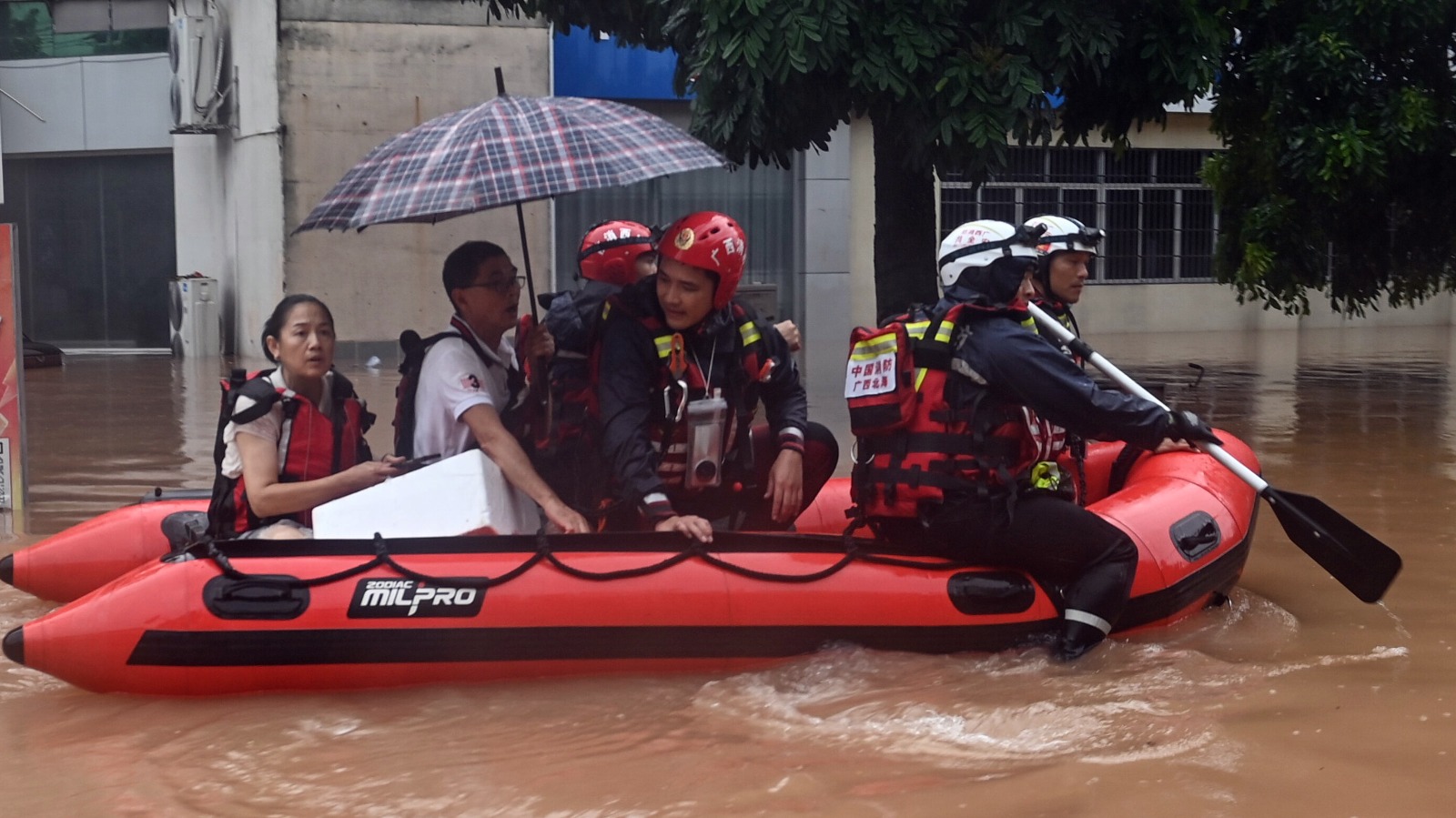 Xi Jinping appelle à tout mettre en œuvre dans le contrôle des inondations et les secours aux sinistrés