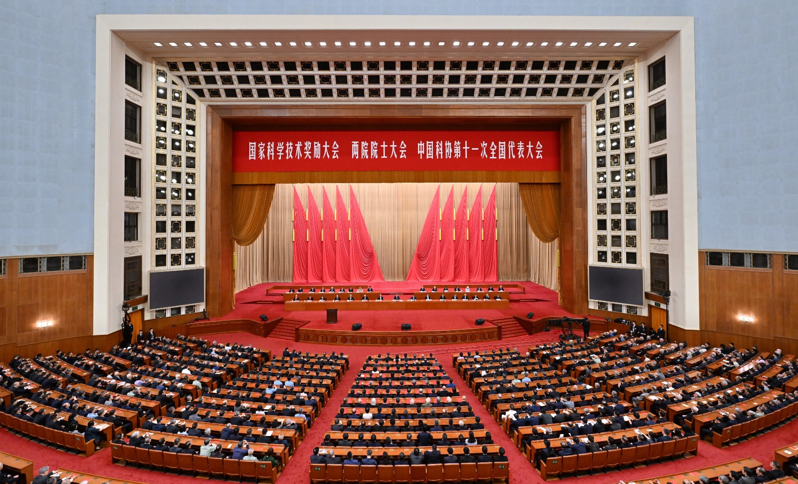 Xi Jinping appelle à faire avancer la modernisation chinoise à travers l&rsquo;innovation scientifique et technologique