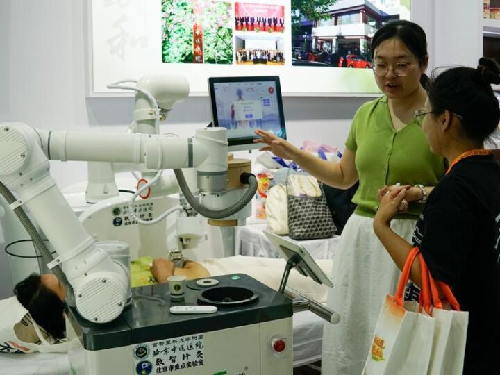 (Table ronde économique de la Chine) La consommation de services dépasse celle de biens alors que le marché chinois de la consommation entre dans une nouvelle phase (experts)